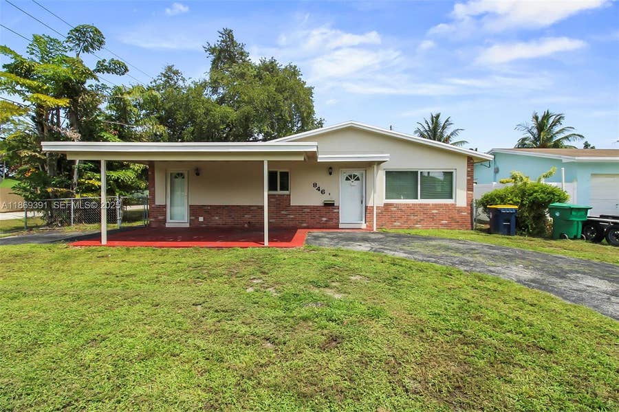 Property photo for 846 NW 10th Avenue, Dania Beach, FL