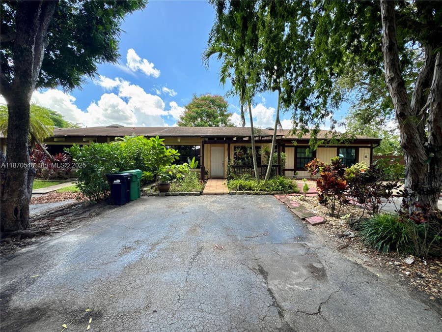 Property photo for 13527 SW 101st Lane, Miami, FL