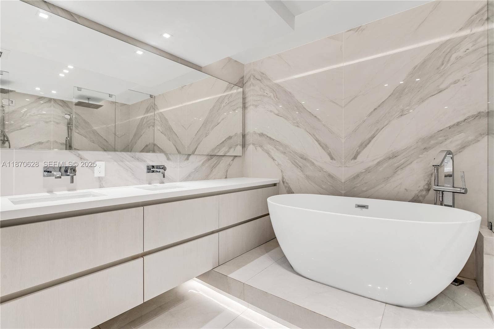 10155 Collins Avenue, #1605, Bal Harbour, FL 33154 Photo 32