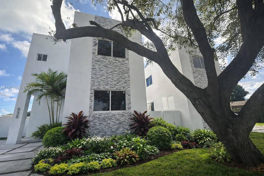 Property photo for 538 NW 17th Avenue, Fort Lauderdale, FL