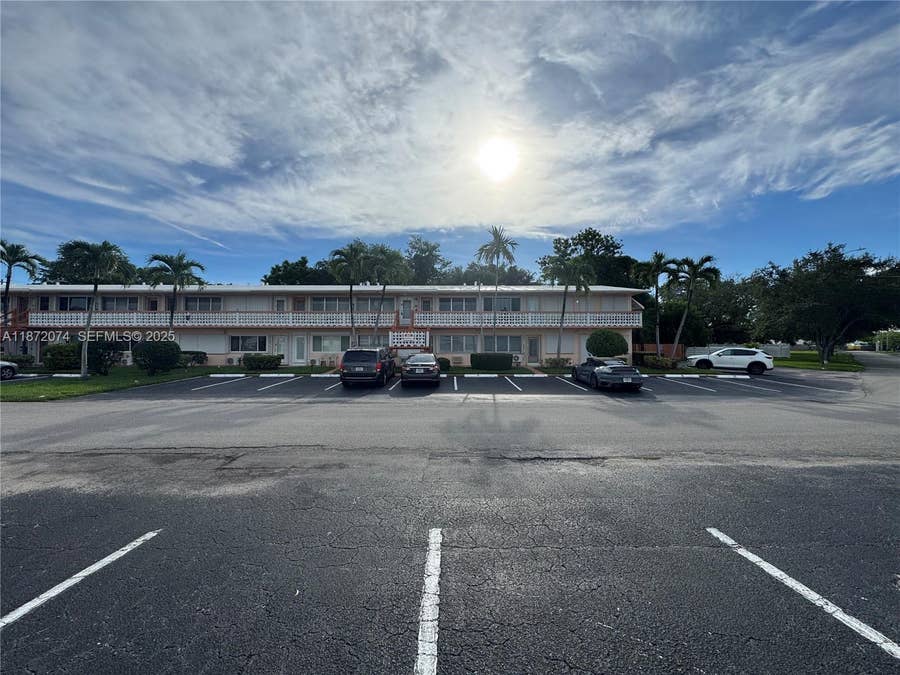 Property photo for 815 SW 10th Terrace, #15V, Hallandale Beach, FL