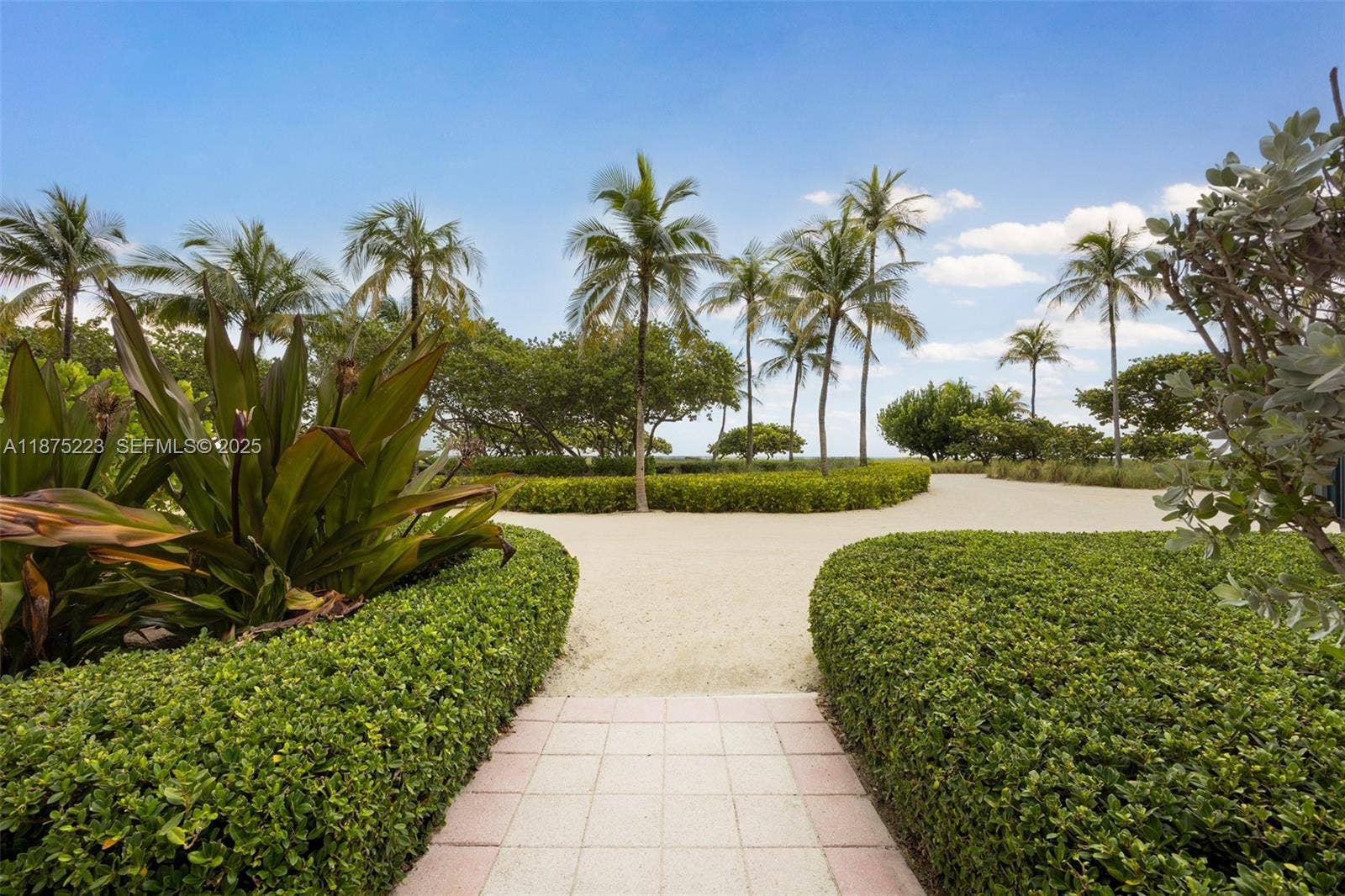 10101 Collins Avenue, #5F, Bal Harbour, FL 33154 Beach access