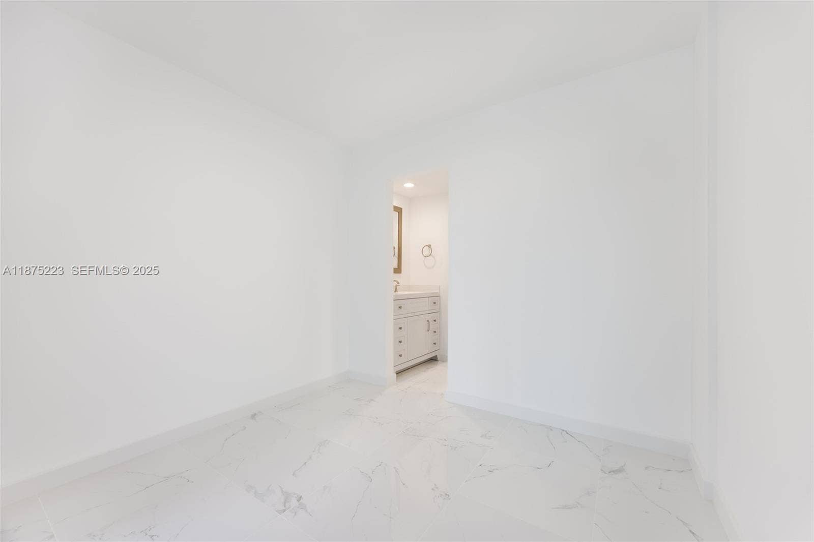 10101 Collins Avenue, #5F, Bal Harbour, FL 33154 Cabana