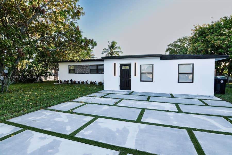 Property photo for 413 SW 22nd Terrace, Fort Lauderdale, FL