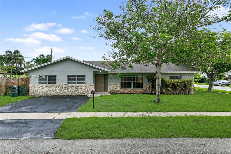 Property photo for 1000 NW 17th Avenue, Boca Raton, FL