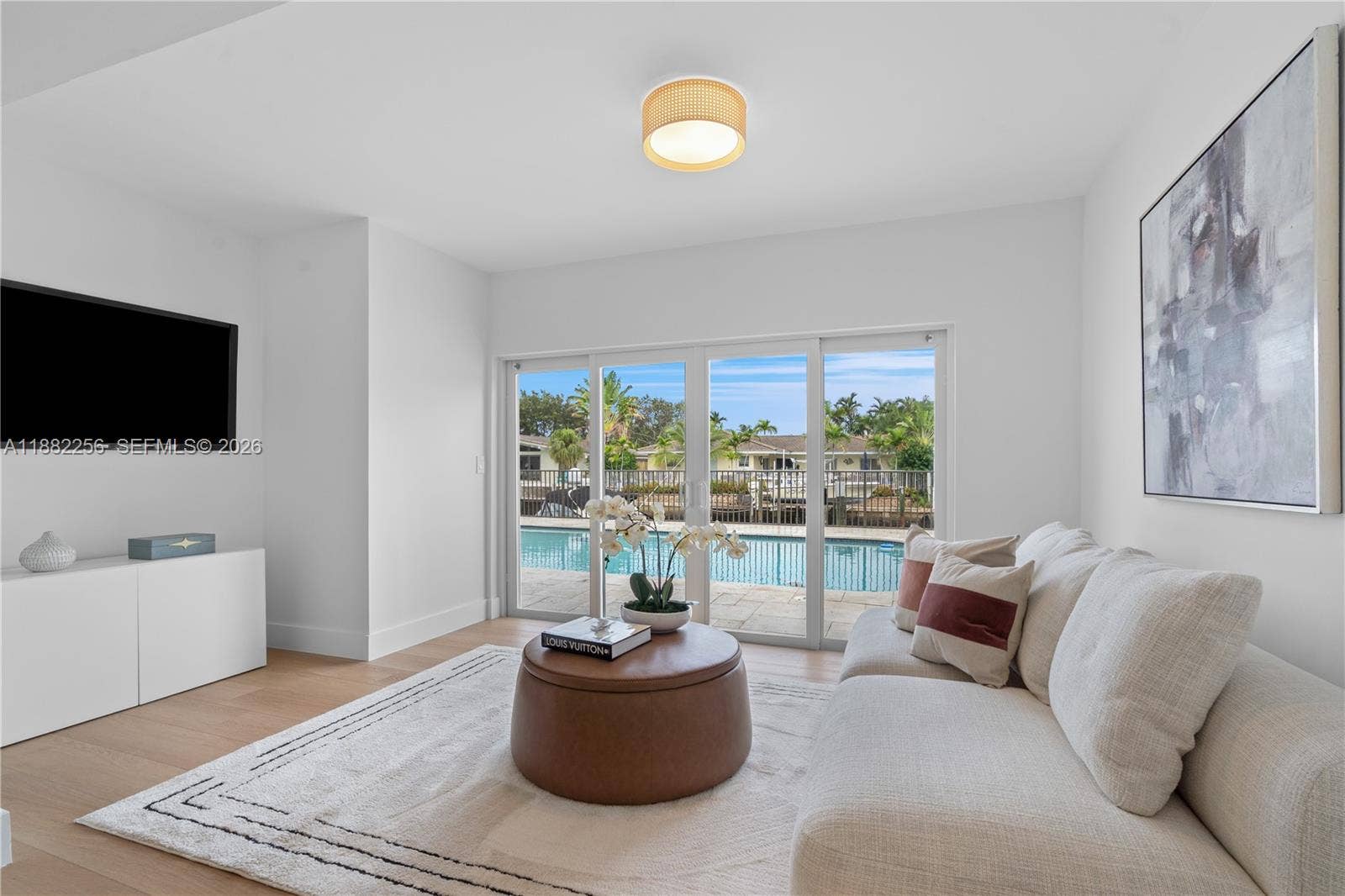3341 NE 38th Street, Fort Lauderdale, FL 33308 Sitting area (Also suitable for private office). Opens to pool deck.