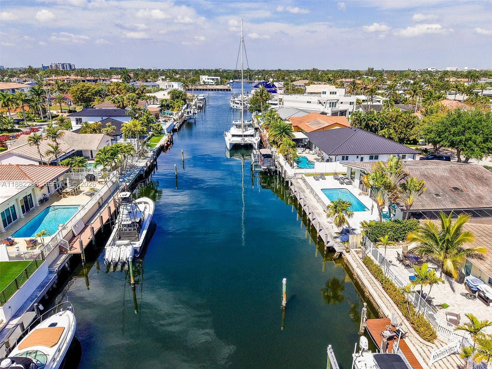 3341 NE 38th Street, Fort Lauderdale, FL 33308 Direct access to intracoastal