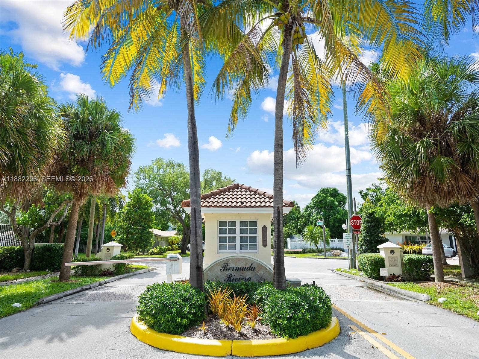 3341 NE 38th Street, Fort Lauderdale, FL 33308 Bermuda Riviera Gated Community