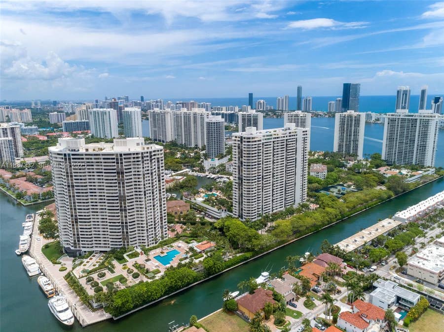 Property photo for 2000 Island Boulevard, #1002, Aventura, FL