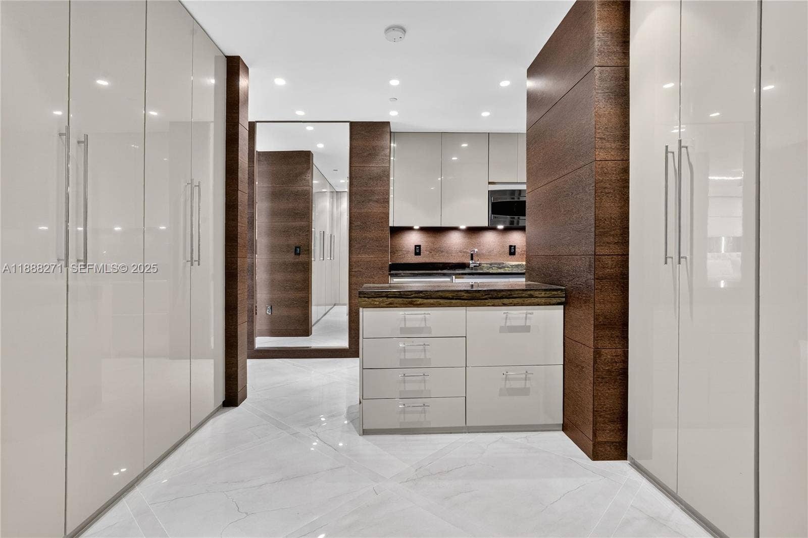 Master Bedroom Closet
