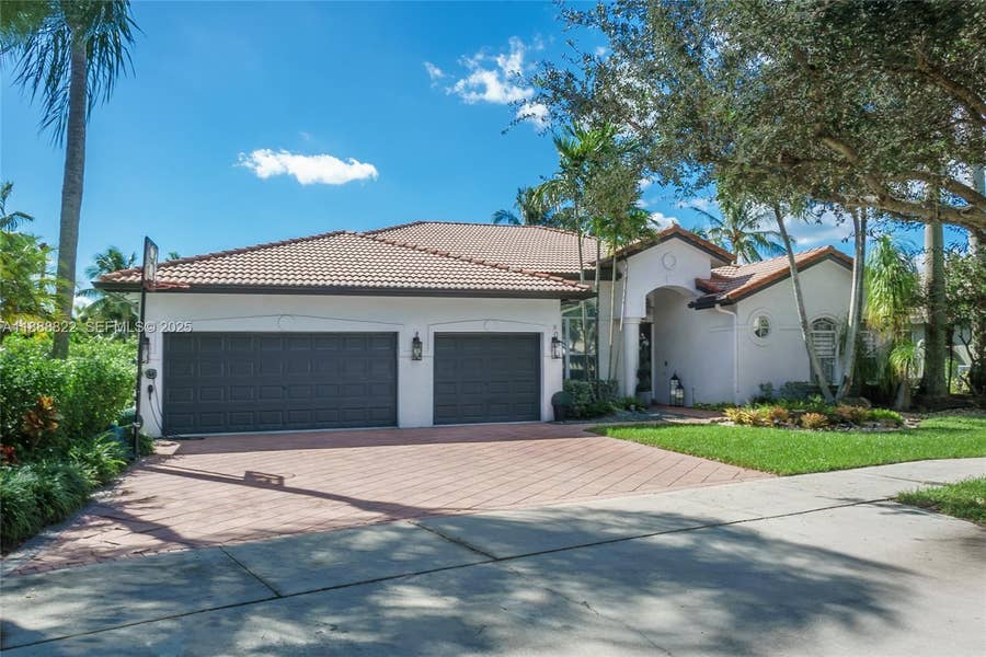 Property photo for 5173 Lakewood Drive, Cooper City, FL