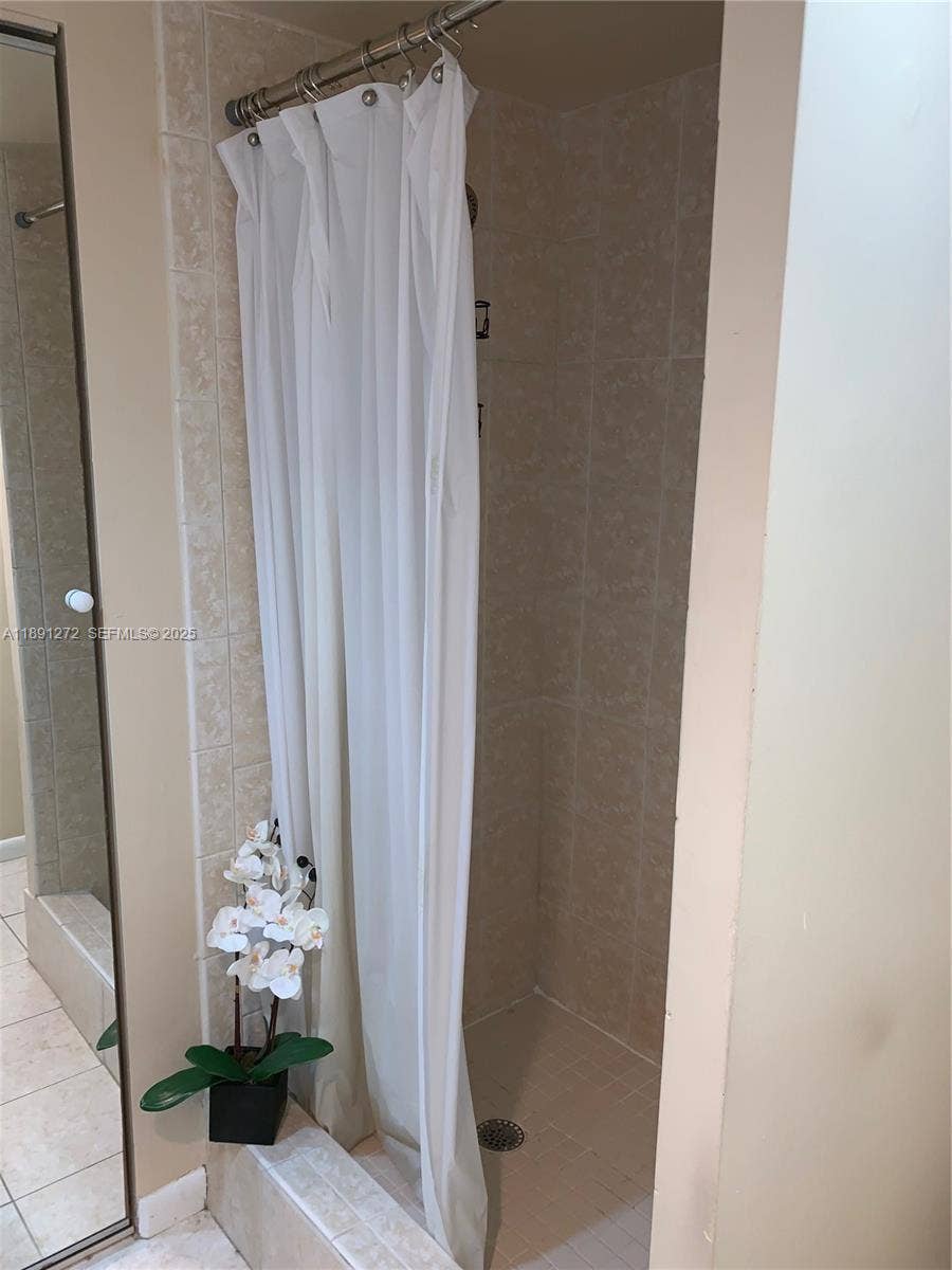 2561 Camelot Court, Cooper City, Cooper City, FL 33026 Master Bath Shower