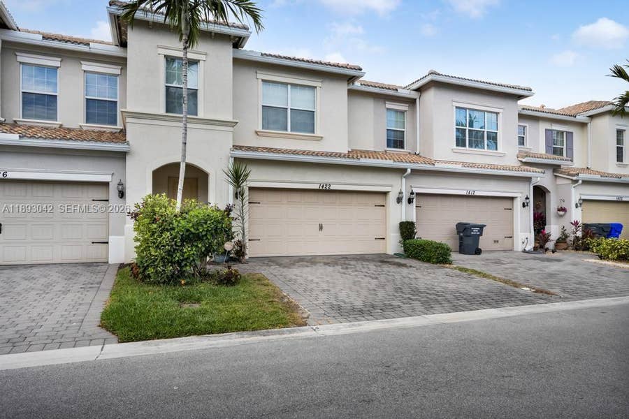 Property photo for 1422 Silk Oak Drive, Hollywood, FL