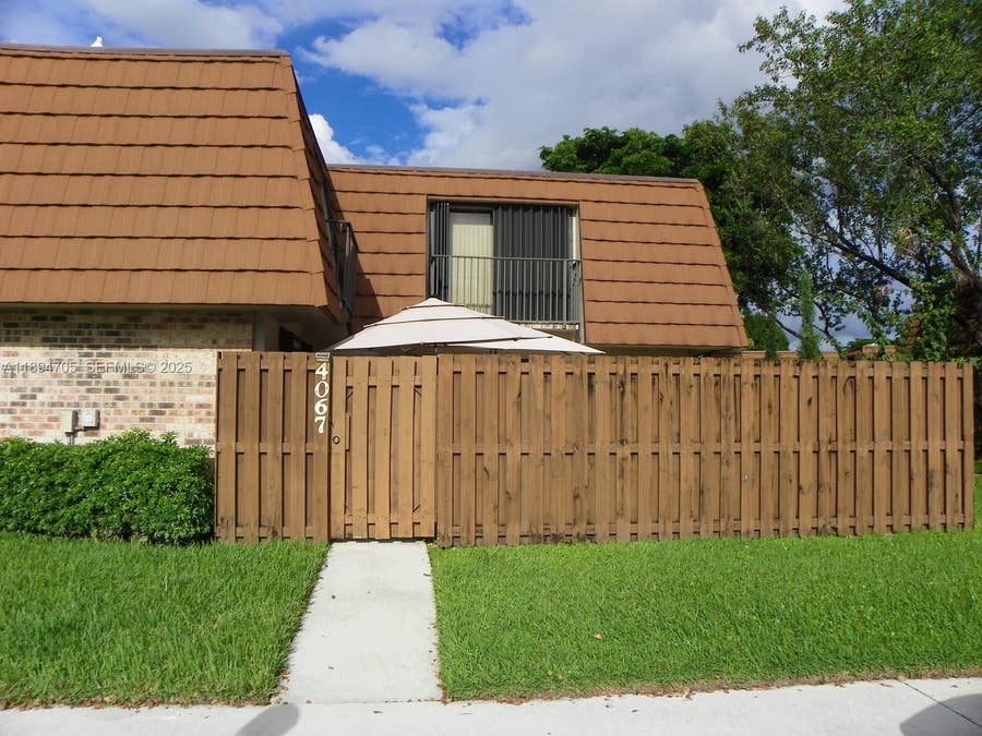 Property photo for 4067 Wimbledon Drive, Cooper City, FL