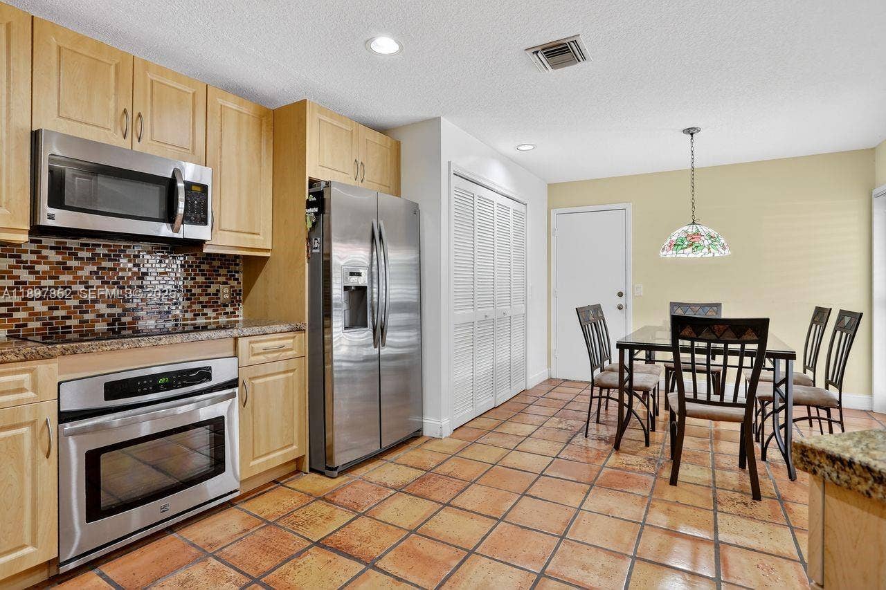 4119 W Palm Aire Drive, #A4, Pompano Beach, FL 33069 Photo 6