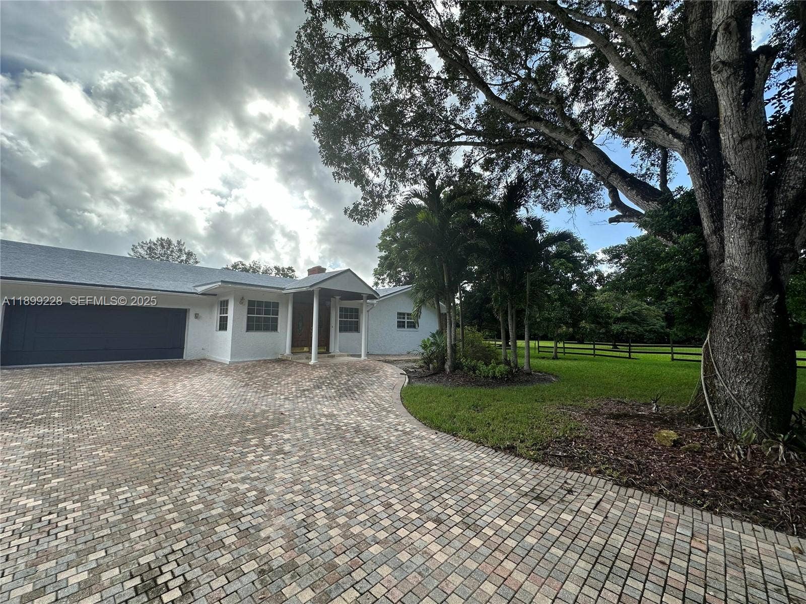 6300 SW 181st Lane, Southwest Ranches, FL 33331 Photo 3
