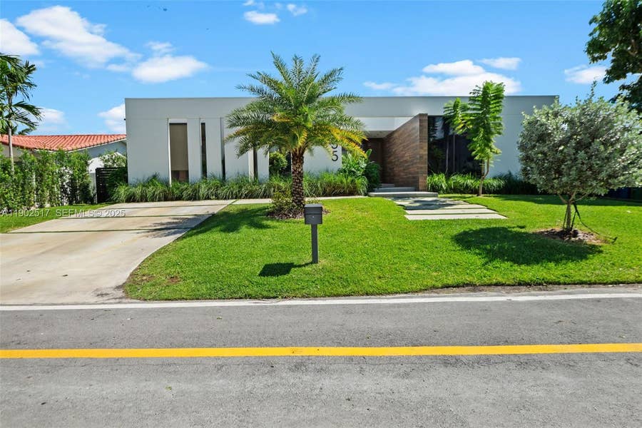Property photo for 655 Layne Boulevard, #0, Hallandale Beach, FL
