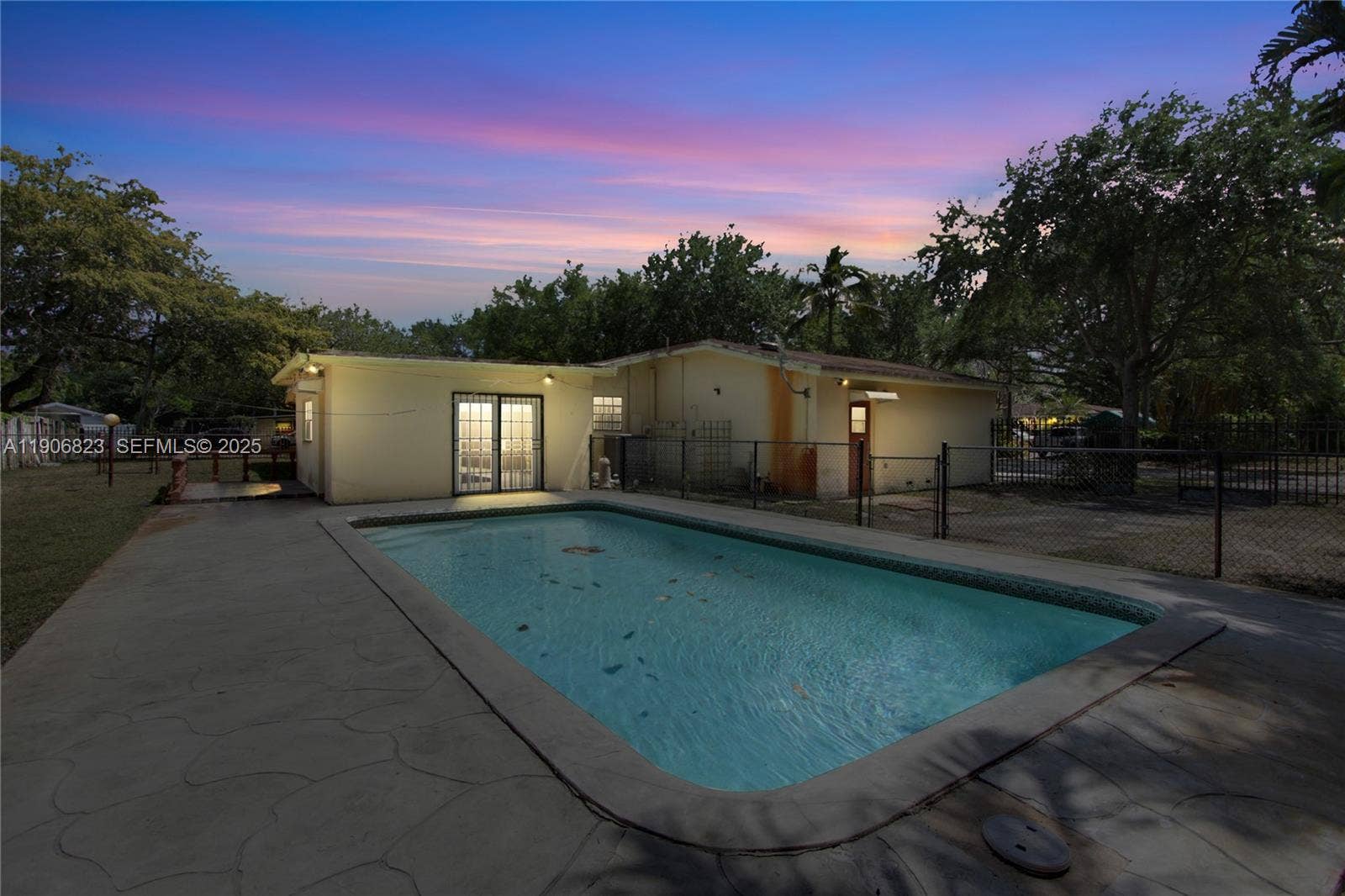 6013 Rose Terrace, Plantation, FL 33317 Twilight