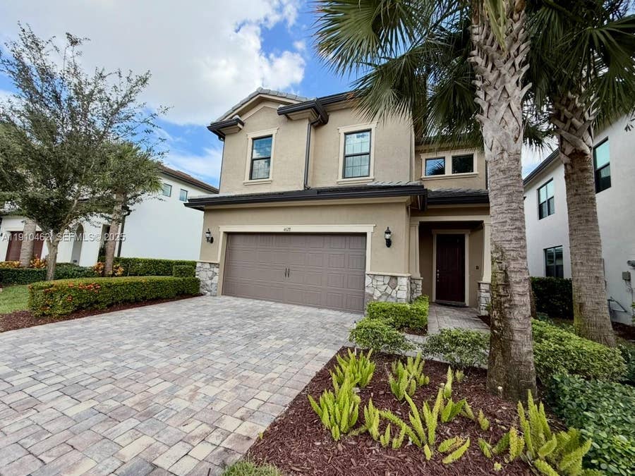 Property photo for 4628 E Pinehurst Trail E, Oakland Park, FL