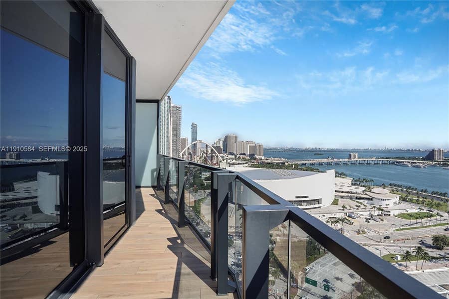 Property photo for 398 NE 5th Street, #1811, Miami, FL