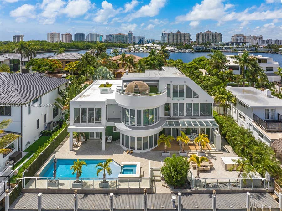 Property photo for 1319 Seminole Drive, Fort Lauderdale, FL
