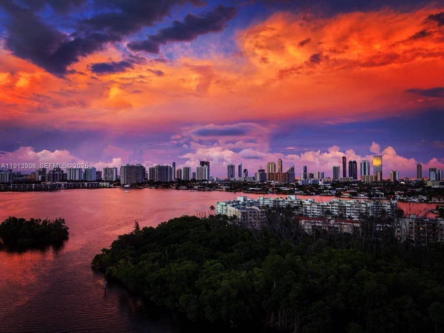 Property photo for 16385 Biscayne Boulevard, #3003, North Miami Beach, FL