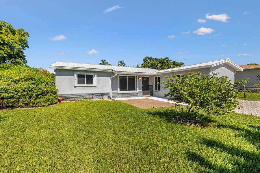 Property photo for 191 SE 13th Avenue, Pompano Beach, FL