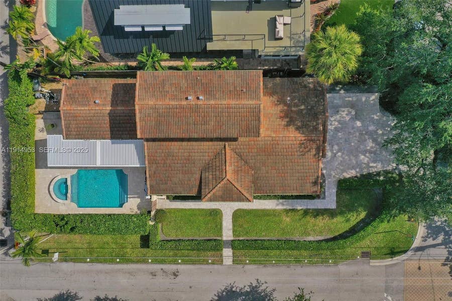 Property photo for 1601 SE 1st Street, Fort Lauderdale, FL