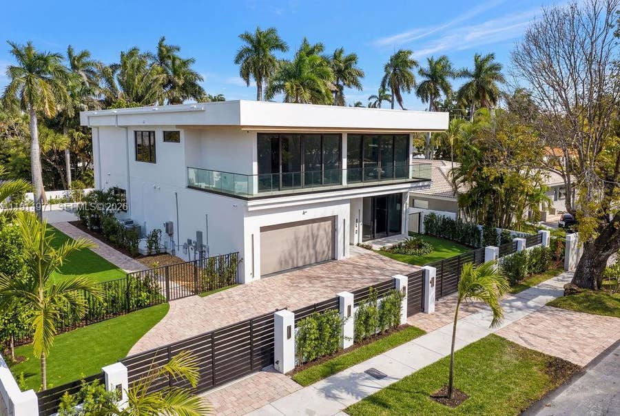Property photo for 714 NE 18th Avenue, Fort Lauderdale, FL