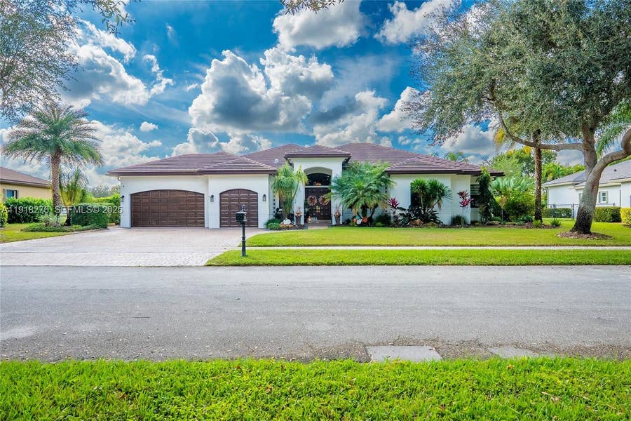 Property photo for 13372 SW 40th Street, Davie, FL