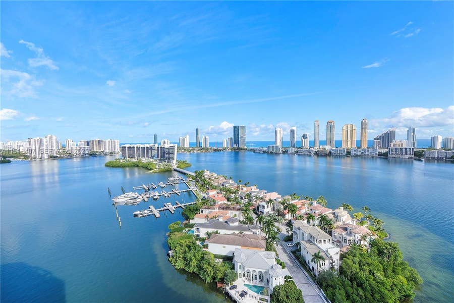 Property photo for 6000 Island Boulevard, #2406, Aventura, FL