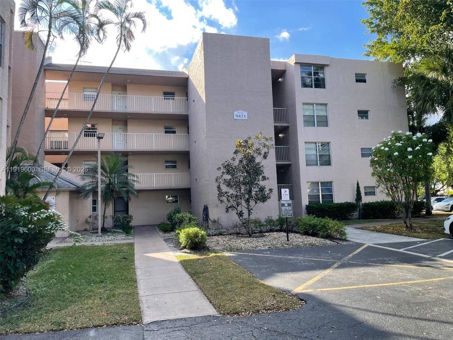 Property photo for 9471 Evergreen Place, #401, Davie, FL
