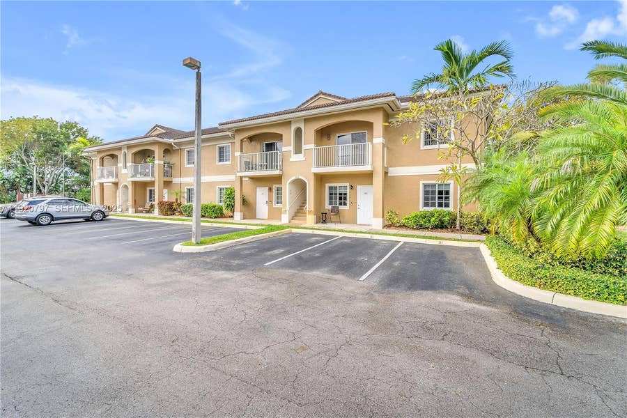 Property photo for 4950 Washington Street, #1, Hollywood, FL