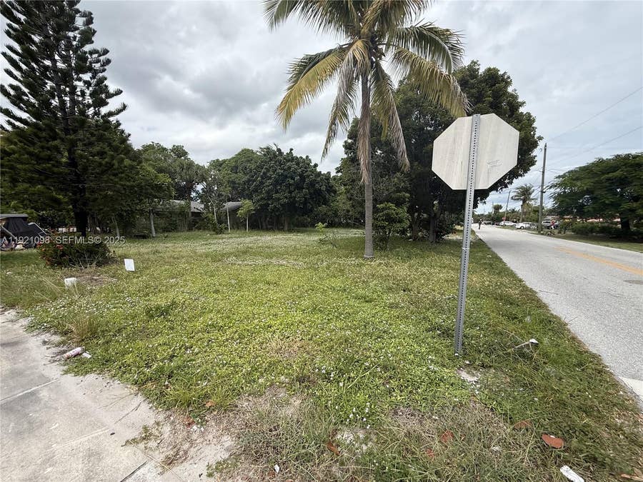 Property photo for 201 NW 11th Street, Pompano Beach, FL