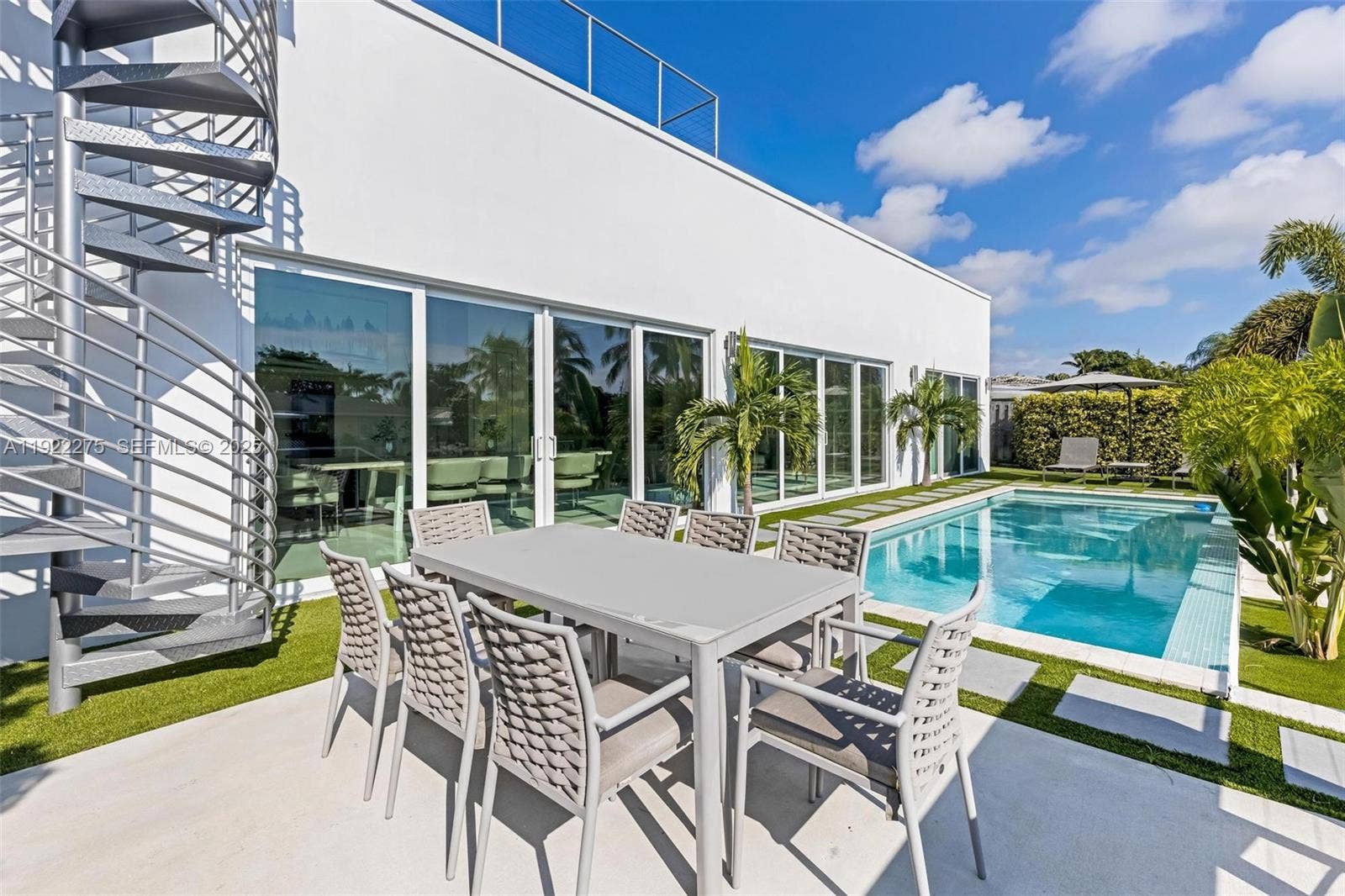 2112 NE 17th Avenue, Wilton Manors, FL 33305 Photo 4