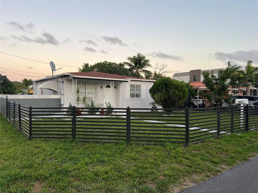 Property photo for 713 SW 7th Avenue, Hallandale Beach, FL