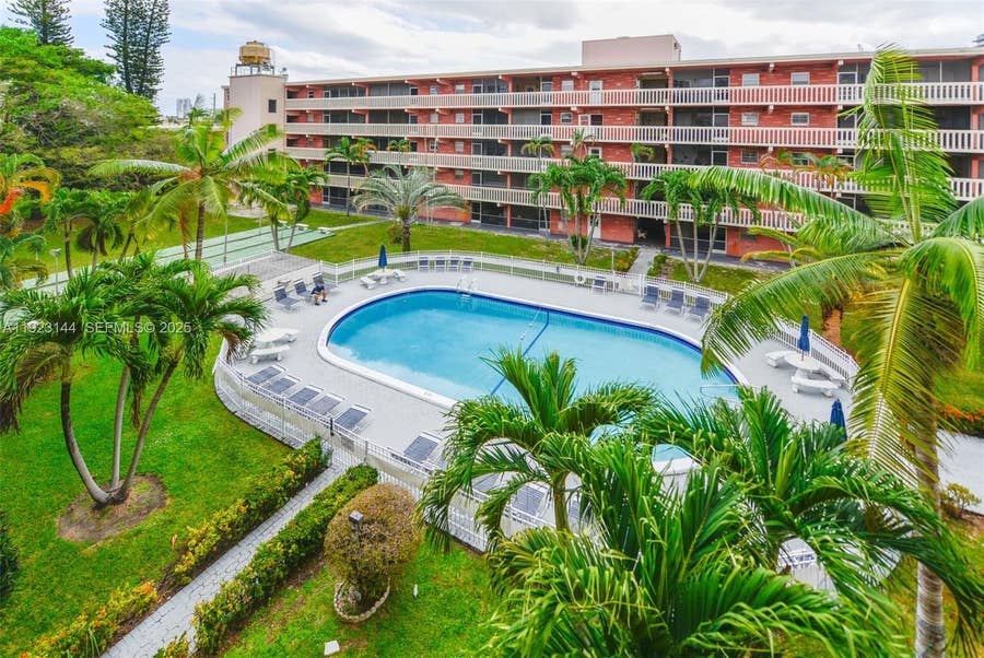 Property photo for 200 NE 12th Avenue, #6D, Hallandale Beach, FL