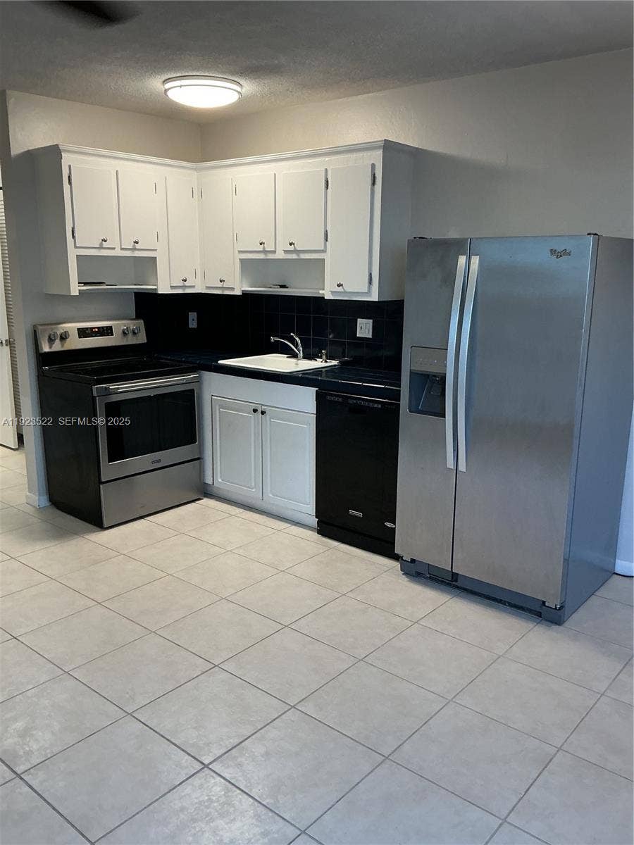 2716 NE 30th Place, #103C, Fort Lauderdale, FL 33306 Photo 2