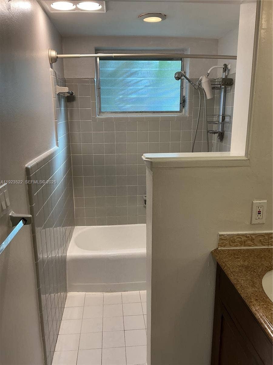 2716 NE 30th Place, #103C, Fort Lauderdale, FL 33306 Photo 4