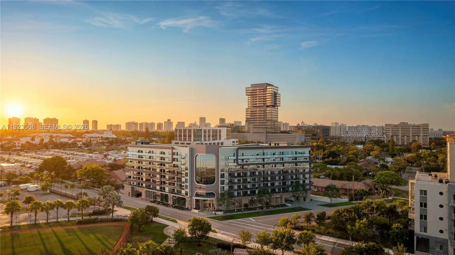 Property photo for 218 SE 7th Street, #517, Hallandale Beach, FL