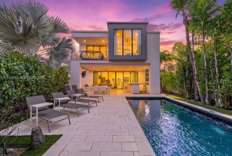 Property photo for 310 SE 11th Avenue, Fort Lauderdale, FL