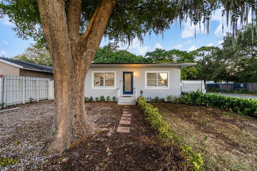 Property photo for 1100 NW 7th Avenue, Fort Lauderdale, FL