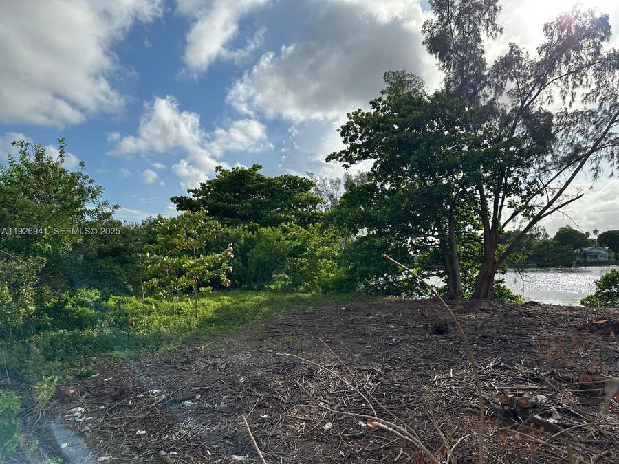 Property photo for 0 SW 10th Avenue, Hallandale Beach, FL