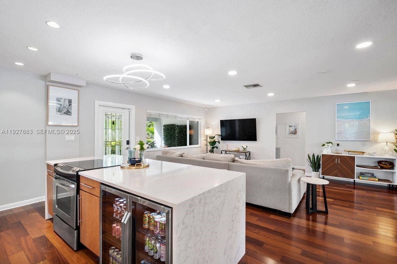 2837 NE 17th Avenue, Wilton Manors, FL 33334 Photo 20