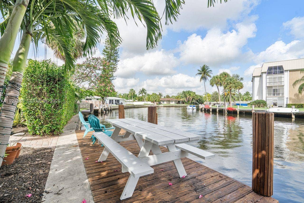 2837 NE 17th Avenue, Wilton Manors, FL 33334 Photo 14