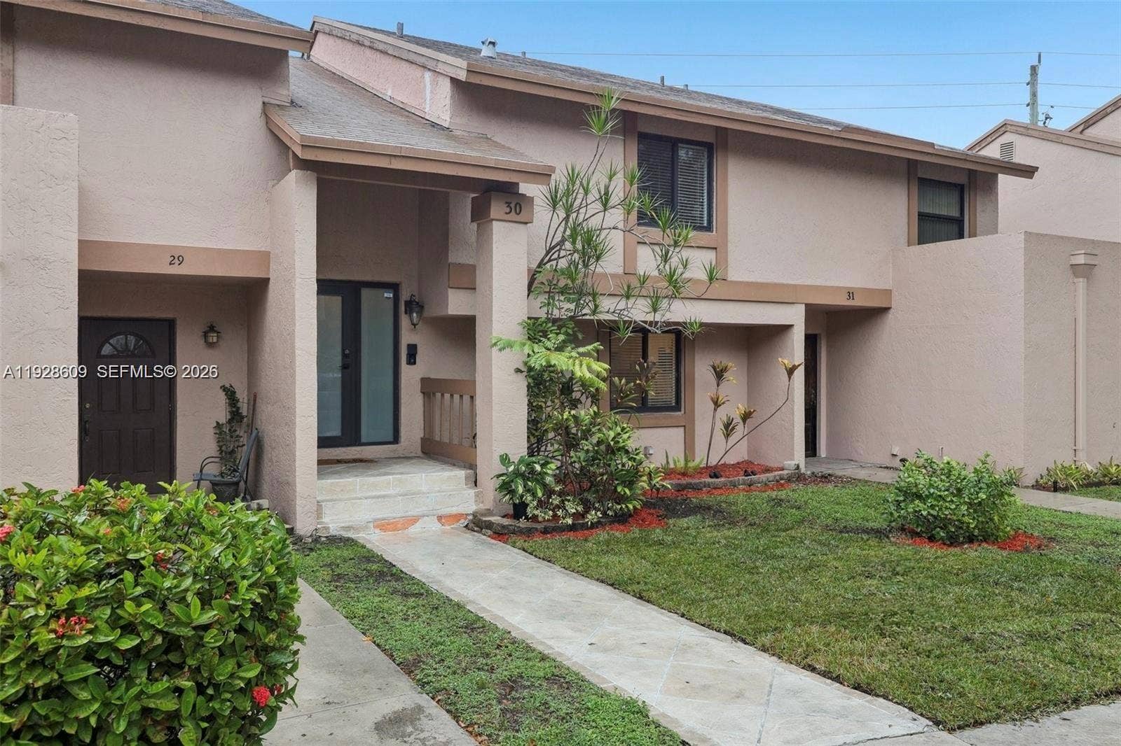30 Chestnut Circle, Cooper City, FL 33026 Photo 1