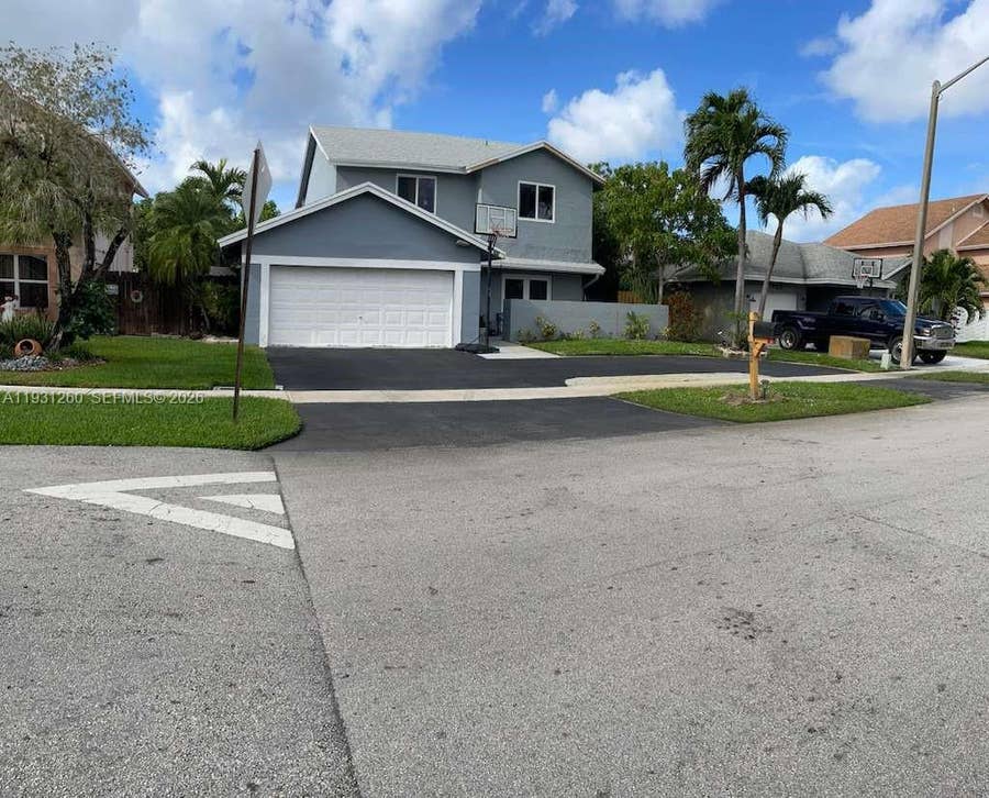 Property photo for Pembroke Pines, FL