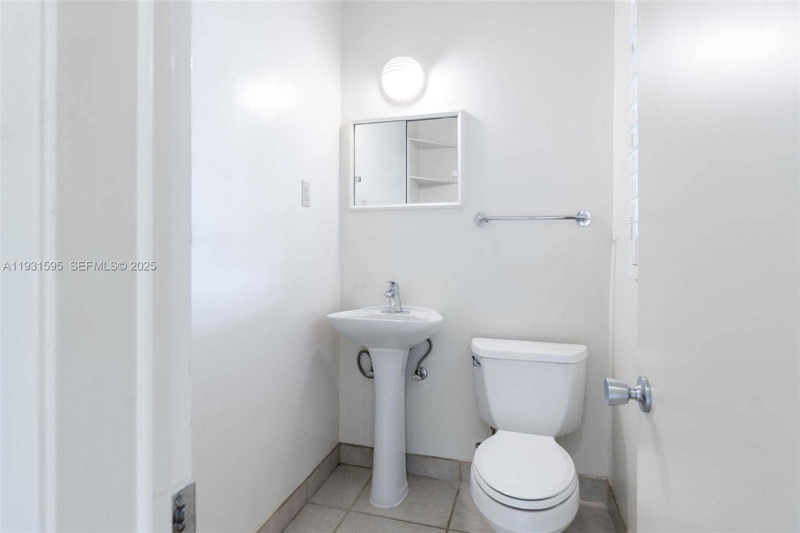 2130 NE 15th Street, Fort Lauderdale, Fort Lauderdale, FL 33304 Bathroom 2