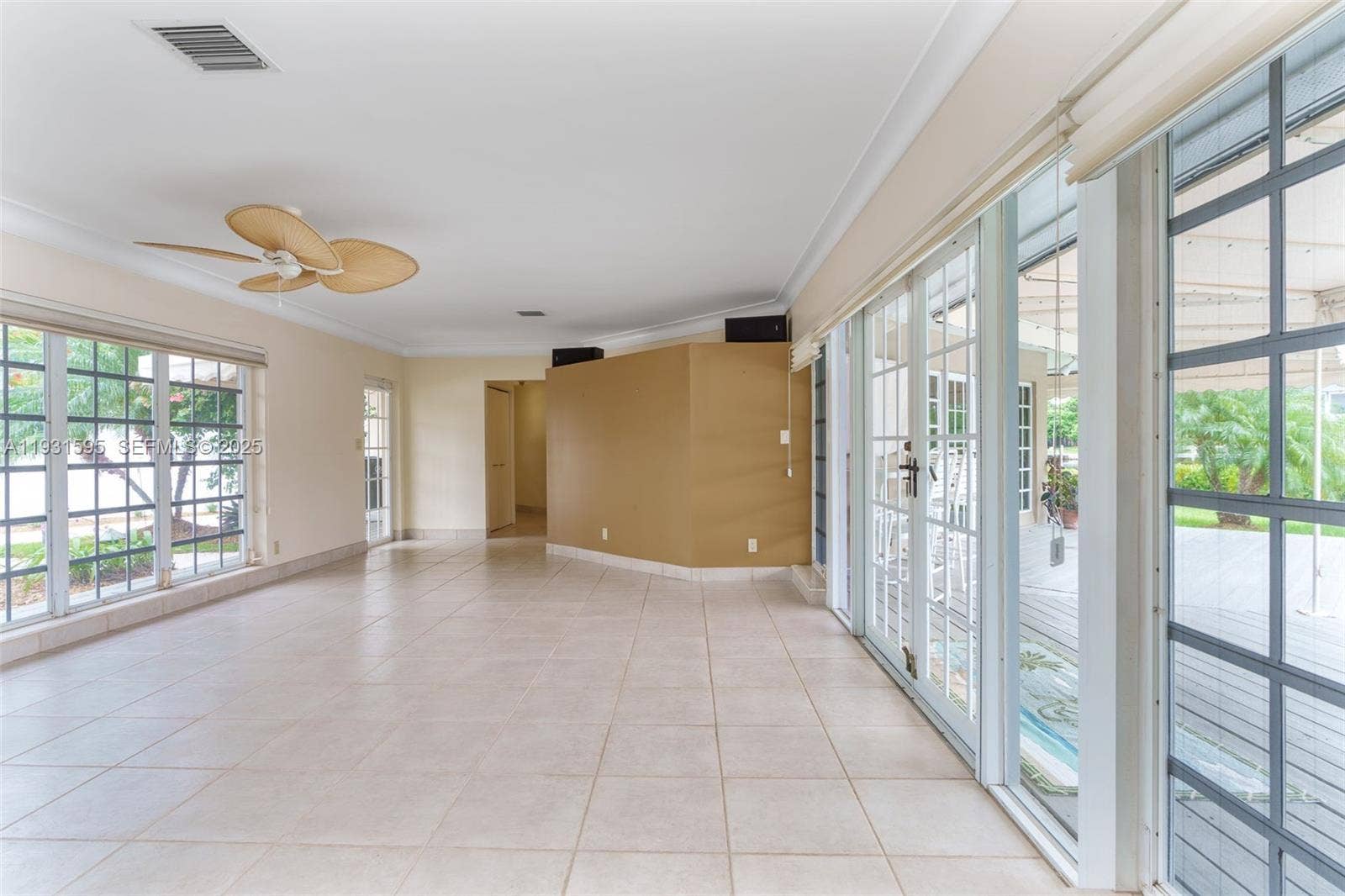 2130 NE 15th Street, Fort Lauderdale, Fort Lauderdale, FL 33304 Main Living Room