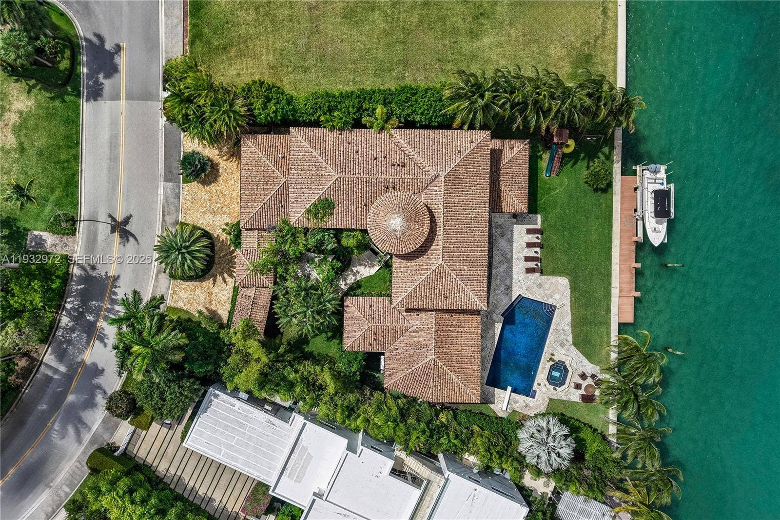 10330 W Broadview Drive, Bay Harbor Islands, FL 33154 Photo 30